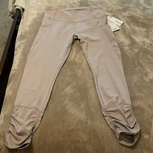 Women’s athletic leggings